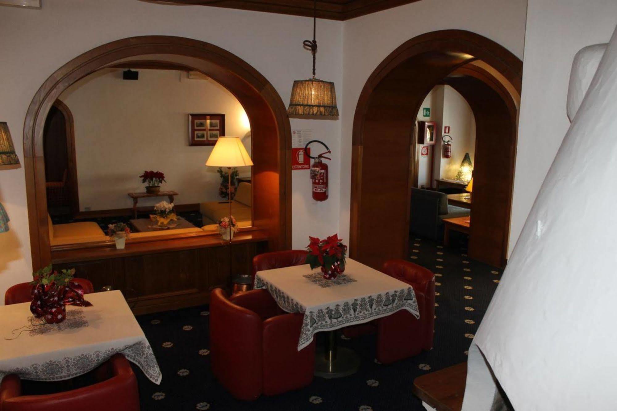 Hotel Majoni Cortina d'Ampezzo Exterior foto